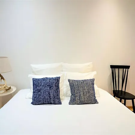 Downtown Relaxed With Private Yard