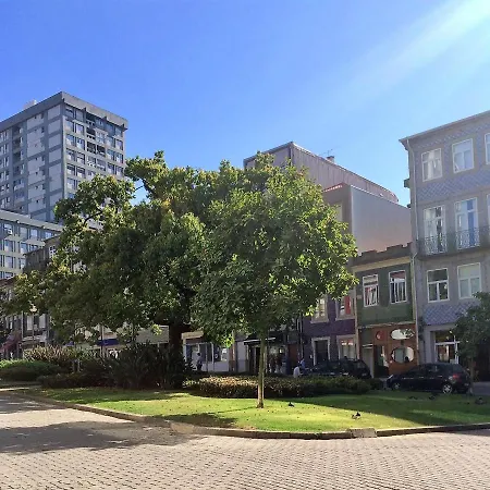 Downtown Relaxed With Private Yard Apartment
