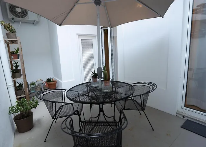 Lejlighed Downtown Relaxed With Private Yard